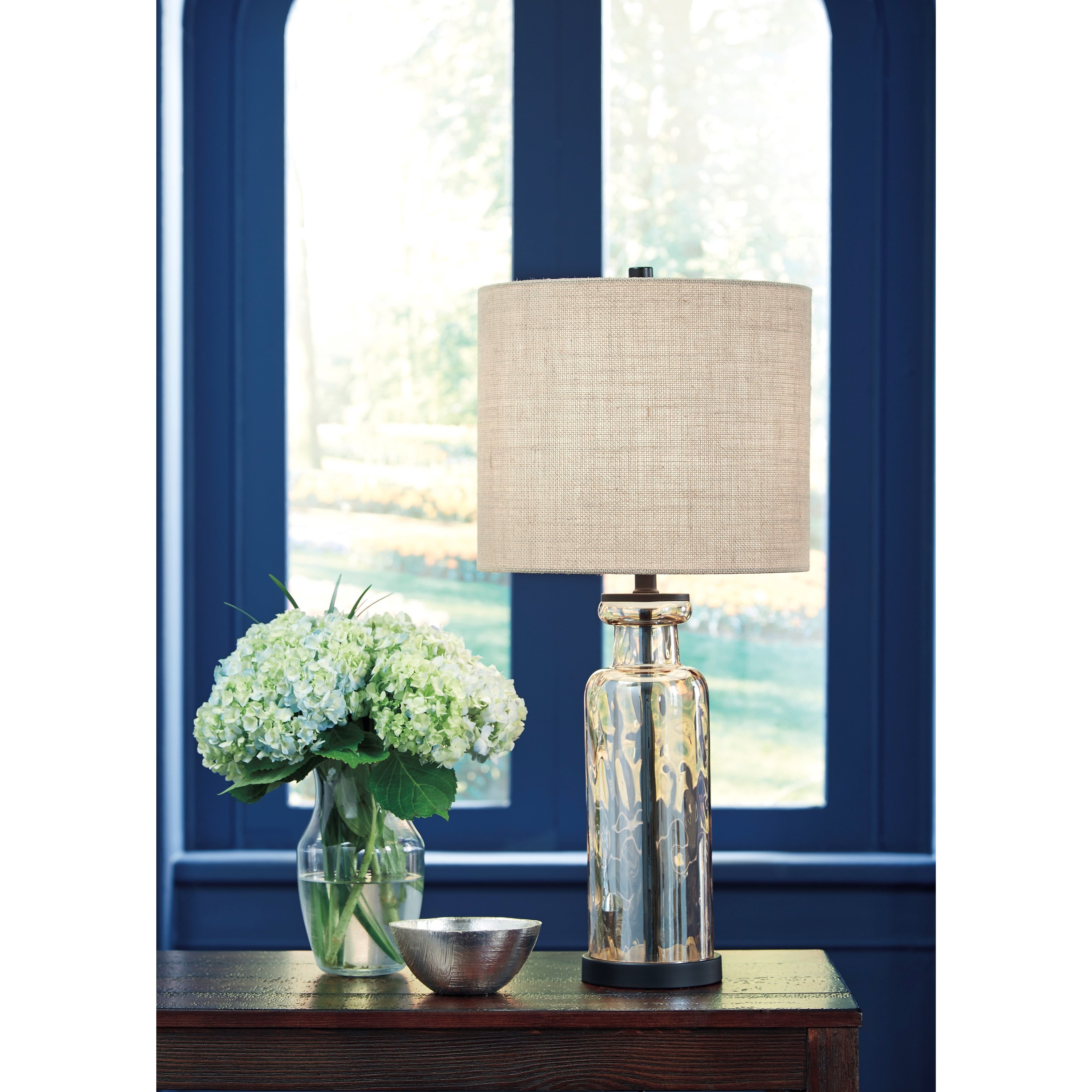 Niobe new arrivals table lamp
